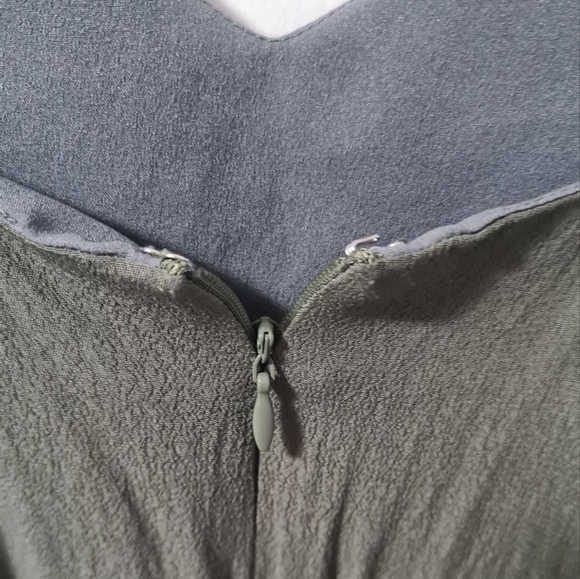 Beautiful dress olive green - Picture 9 of 11